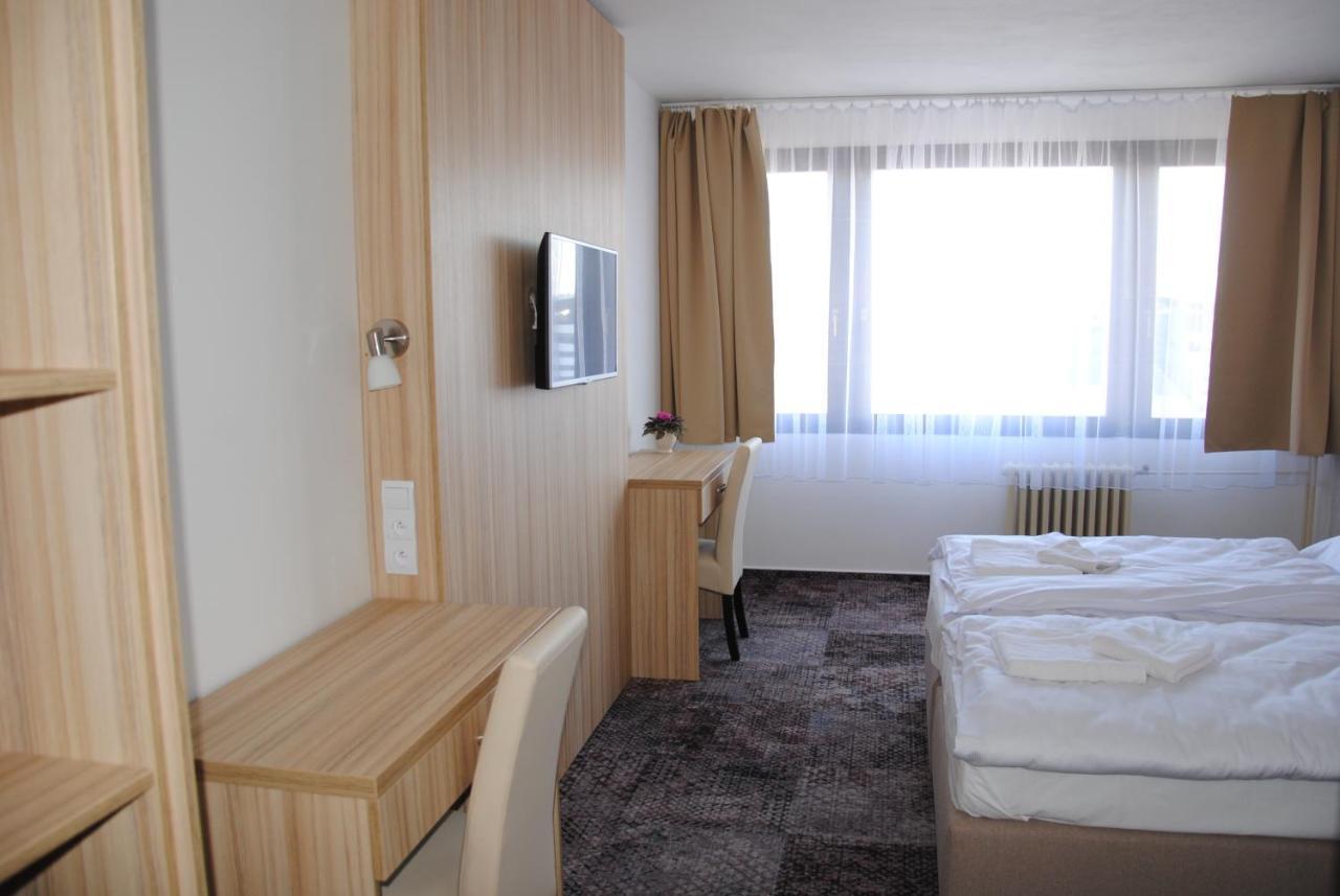 Hotel Labe Pardubice Eksteriør bilde